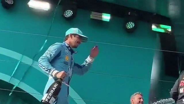 诺里斯夺冠被维斯塔潘乐扣追着狂喷，终于...太不容易了啊～#2024f1迈阿密大奖赛 #f1迈阿密大