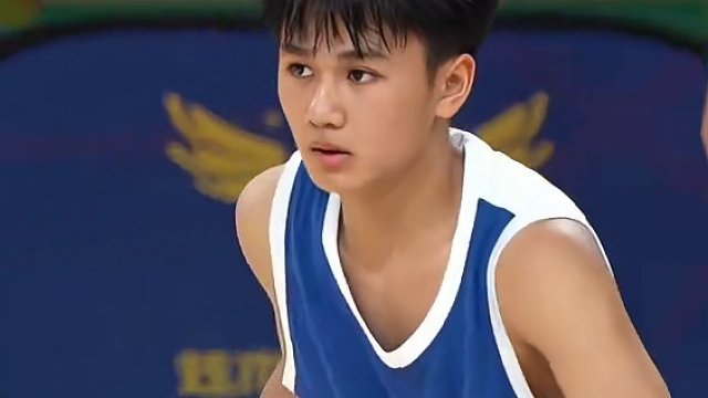 春天木门18号王明敬
最后18秒直突篮下绝杀比赛
拿下初中组冠军
未来球星已悄然诞生
2024年天峨