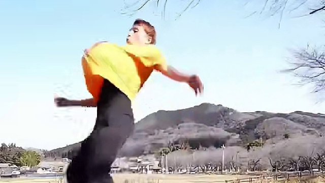 把儿子装进肚子里面，这操作简直太神奇了！ #看一遍笑一遍 #这操作都看傻了 #意想不到的结局 #万万