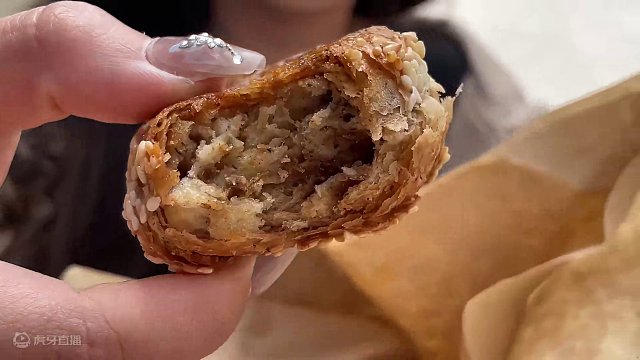 老北京豆汁儿！一口就yue？我不信！ #河沿肉饼 #北京豆汁 #美食美食 #美食探店