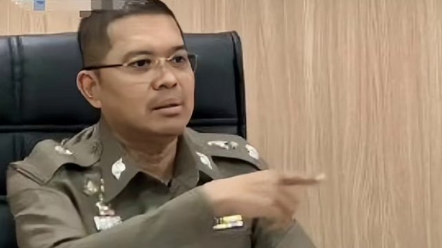 #泰国11名现前任警察绑架勒索5名中国游客#