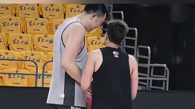 真的怀念大韩艾伦的配合！#韩德君#郭艾伦