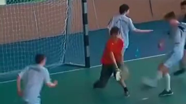 全能棋王｜卡尔森踢足球⚽️#比赛现场 #体育精神 #足球⚽️