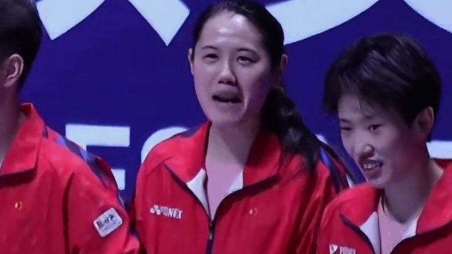 《尤杯记忆》✨ 
苏杯夺冠时刻 姐姐把位置让了出来 尤杯夺冠时刻 在后台准备进场时 殊贤把姐姐拉到了