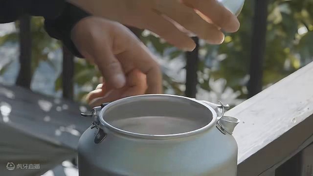 舒享露营（叁）
装备丰富到像搬家的舒享露营才是终极享受！
 #露营 #萌宠 #助眠 #户外露营 #上