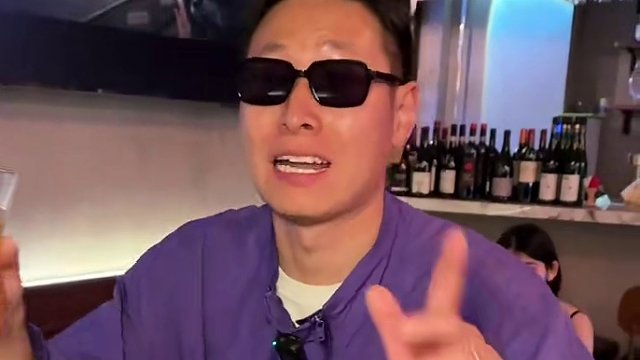 特别喜欢的一家美式复古风餐酒吧！氛围感拉满！#适合情侣约会的餐厅推荐 #春日里的探店地图 #性价比超