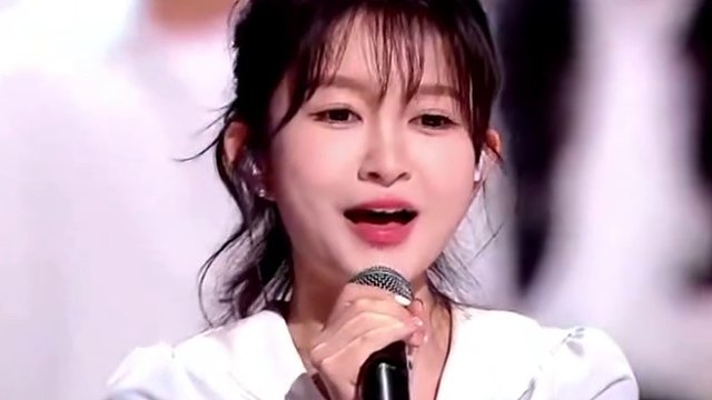 #起风了一秒回到青春  《起风了》和毕业季的适配度也太高了吧，快来看现场大合唱有多震撼！#2024无