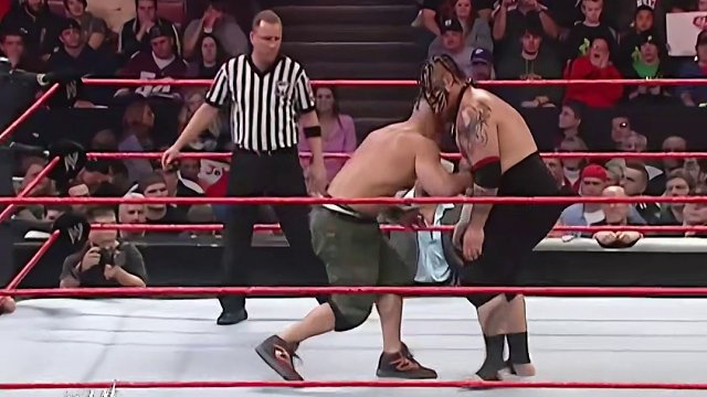 萨摩亚狠人来袭，WWE冠军都不是他的对手，粉丝看到他就怕！ #约翰塞纳  #乌玛嘎  #wwe 