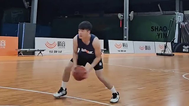 #贾马尔穆雷 #爱德华兹 #投篮 当联盟又重新回到阵地中，急停中距离就变得不可或缺。