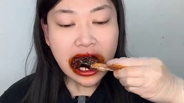 干拌螺蛳粉 炸蛋烤鸡腿