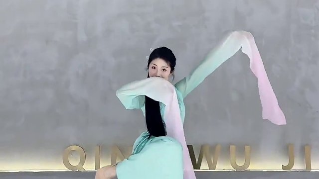 落霞与孤鹜齐飞，秋水共长天一色 #古典舞 #采薇 #汉唐舞 #汉唐古典舞 #采薇舞蹈