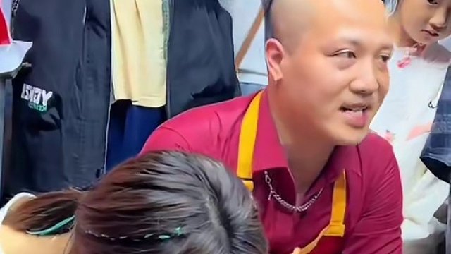 贵州美女挑战3两螺蛳粉~他竟然要打破记录~#螺蛳粉