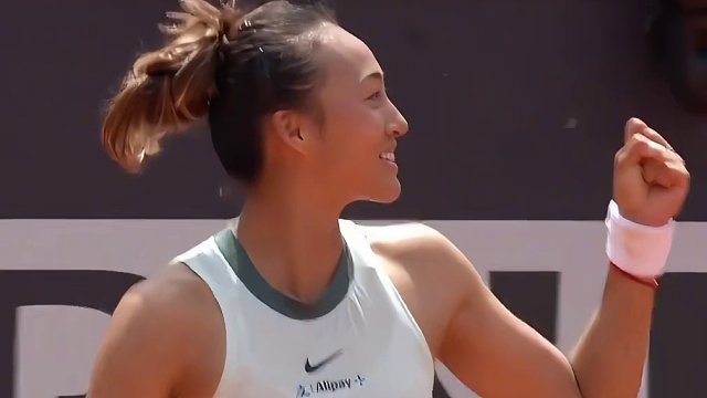 #郑钦文 横扫前世界第一 ，连续第二年晋级罗马赛八强。#一起看七星