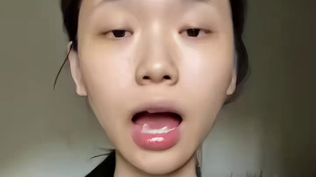 什么？这难道不是冰块融化在了嘴巴上#美妆 #妆前妆后 #妆教 #今日妆容 #口红试色