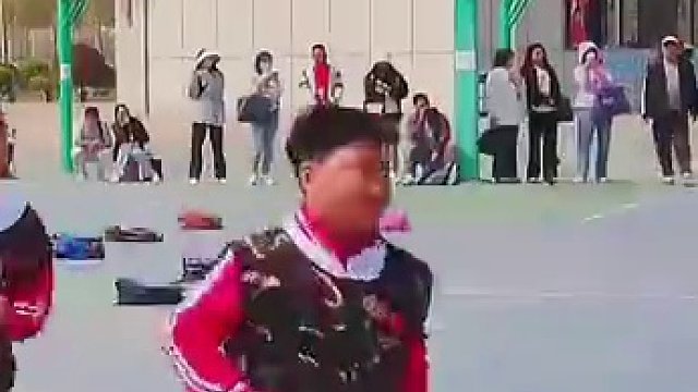 小学新课标体育课；水平三田径（负重耐久跑）巧妙运用书包教学#体育课 #耐久跑 #体能训练 #体育游戏