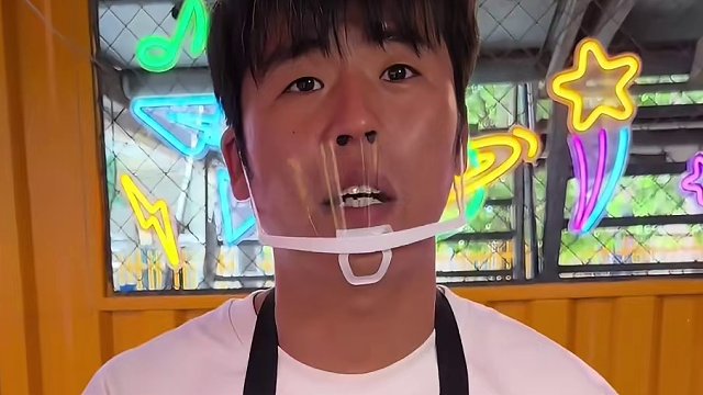 树叶换面，今天挑战的是今麦郎弹面馆。 树叶换面，今天挑战的是今麦郎弹面馆。#美食 #人间烟火#滚烫的
