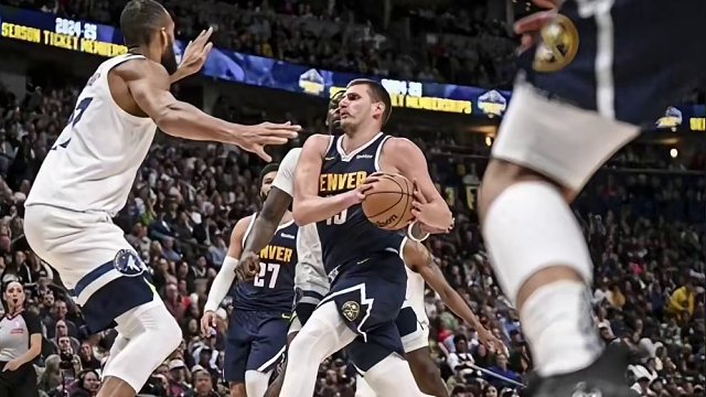 森林狼如何应对困境？提升里德首发地位是关键#nba季后赛 #拿球说话 #爱篮球没理由 #热爱篮球的男