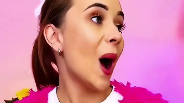 魔方愣是复原失败，最后的操作真奇葩#看一遍笑一遍 #恶搞配音 #老外真会玩 #搞笑配音 #搞笑视频