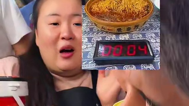 同样是挑战2斤半！蒙德和吴半饱究竟谁更厉害？#重庆小面 #重庆美食 #这一碗好过瘾