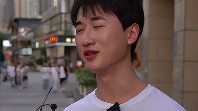 有这样的兄弟还要什么女朋友呢？ #吃辣挑战 #辣条测评 #辣条真香