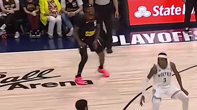 感受下大场面先生的含金量！里突外射，急停干拔，炸裂隔扣，读秒绝杀！期待Wilson威尔胜顾问团成员贾