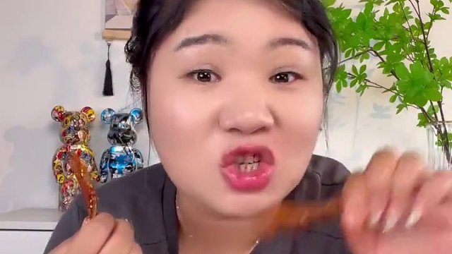 如果你正在找香香辣辣的零食，那你千万不要错过这一款疯狂辣翅！#香辣鸭翅#鸭翅#卤味