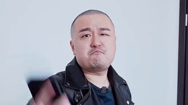 5月24日，来《超核暴玩家》看孙哥左手一个养生壶，右手一个核暴技，直接给咱来一个晶核即刻暴打名场面！