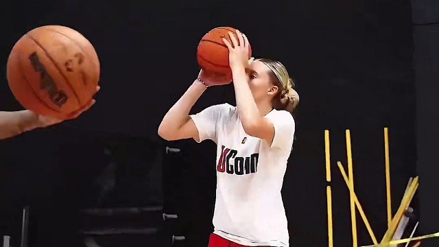 你们觉得佩奇的球风和谁最相似，你们是多久喜欢上她的！