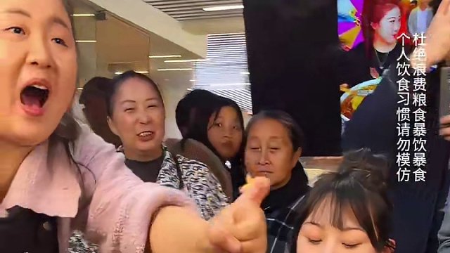 吴半饱假吃？不存在的！10倍速一镜到底！#重庆小面 #这一碗好过瘾 #重庆美食