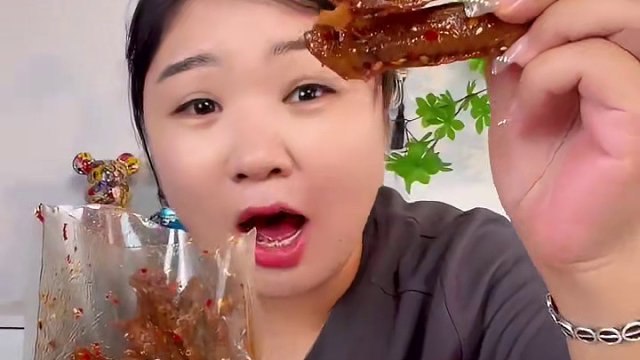 香香辣辣的鸭翅来啦！追剧吃一吃太爽了！#鸭翅#追剧必备零食