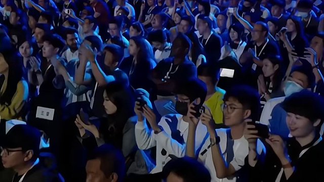 一台拥有多种功能的性能手机