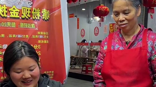 云南美女打算三分钟吃完，你觉得她能挑战成功吗？#螺蛳粉