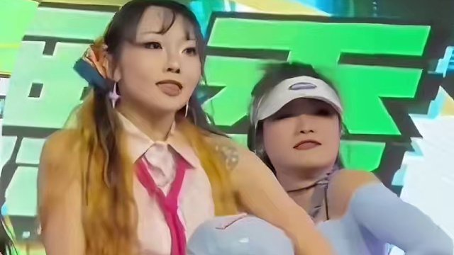 一次随舞把队友都打了个遍#多巴胺女孩穿搭 #路演 #kpop人的日常 #随机舞蹈 #三明治Team