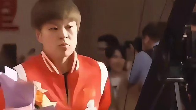 我什么时候看到王艺迪能不笑，热身就像广场舞大妈，马龙和她对视都憋不住。#国乒 #马龙 #王艺迪