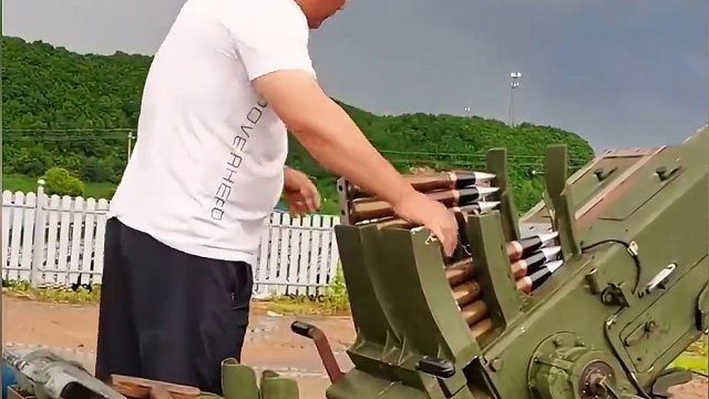 气象局求雨 主打一个用大炮跟老天爷讲道理。