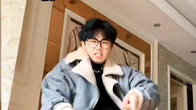 从来没有这么嫌弃过自己的姓氏……