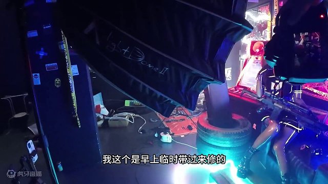 又带学生拍赛博风格的片子啦 今天拍的是一套胶衣，这种赛博风格的主题你们喜欢吗#上海约拍 #拍摄花絮 