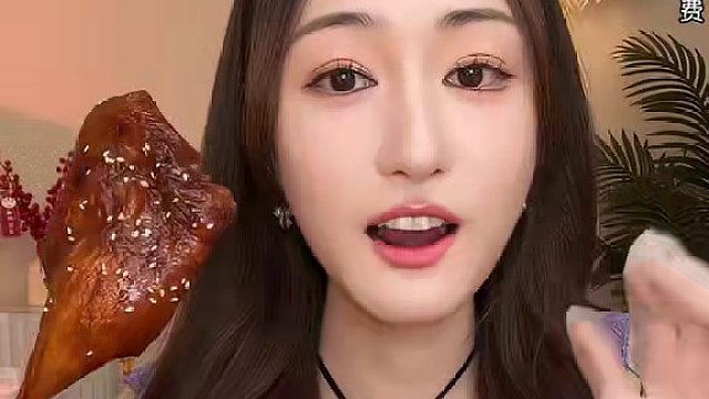 谁懂啊，被曹氏辣卤狠狠上了一课！辣到冒汗还要说爽 #妈呀太香了  #曹氏鸭脖  #一起吃饭吧  #无