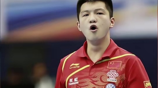 4-1夺冠！梁靖崑带伤逆转单局轰11-2，卫冕男单冠军，国乒包揽5冠#国乒 #冠军 #乒乓 #乒乓球