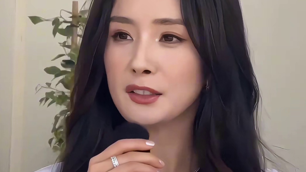 杨幂给章子怡让镜头