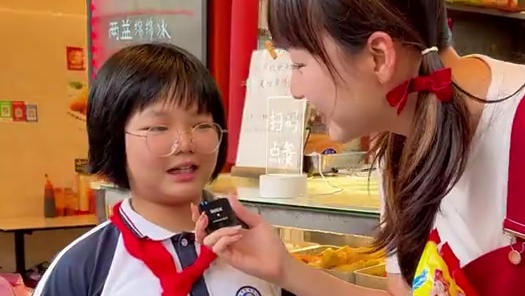 还是学校附近的美食有那味儿！！#一口棒棒糖快乐无处藏 #不二家果棒 #不二家#学校附近美食