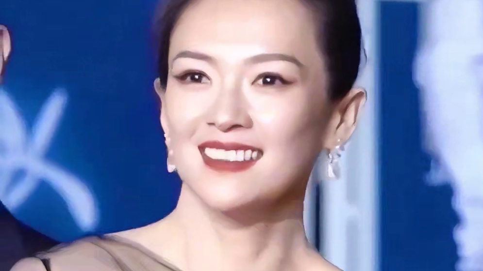 章子怡亮相戛纳红毯