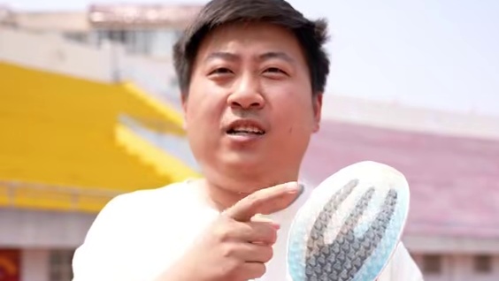 轻量化跑鞋，品牌方竟是小黑子？ 