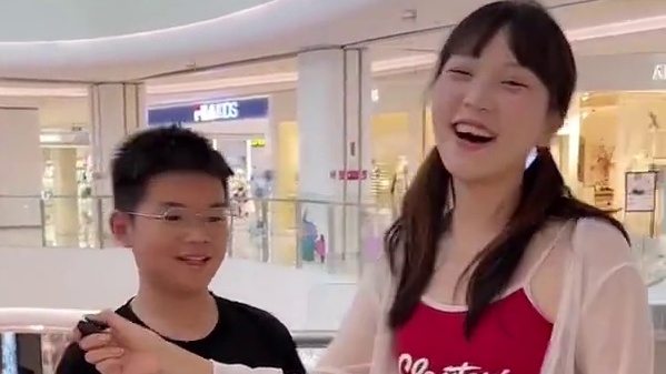 挑战让小朋友带我过六一！做吐司、丢沙包、抽扭蛋好有趣~儿童节和我一起找回童真…#搞定饭桌小怪兽 #凤