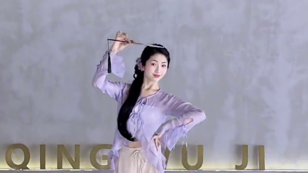 没有湖，没有景，但我身在其中———夜泊秦淮 #古典舞 #舞蹈 #翻跳 #夜泊秦淮 #夜泊秦淮舞蹈 编