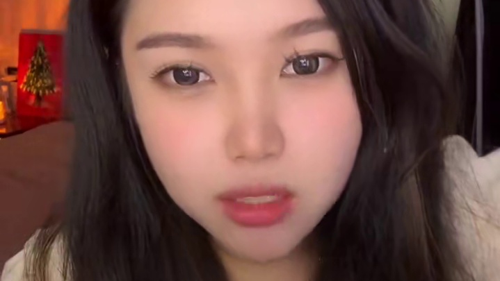 康师傅新出的牛肉面真的有大块的牛肉！吃起来好过瘾肉香浓郁面条劲道爽滑的#速食美食 #好吃到停不下来 