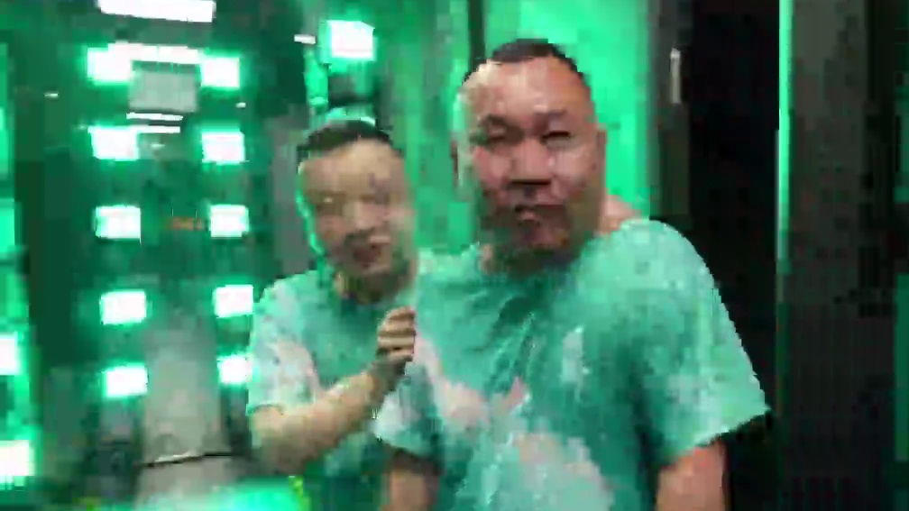 #jj斗地主 张浩四条4:3小秋曼巴，有惊无险挺进八强#比赛现场 #是时候展现真正的牌技了 #旭旭宝