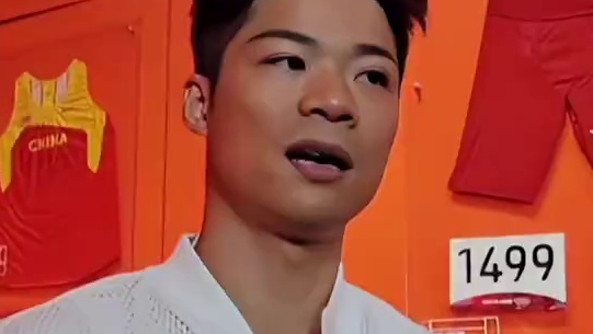 苏炳添：中国现在很多年轻短跑运动员已有不错的成绩但基础太薄弱 #苏炳添 #田径 #中国田径