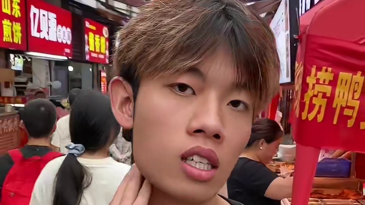 还是咱们湘潭大学人多#大学城夜市有多绝