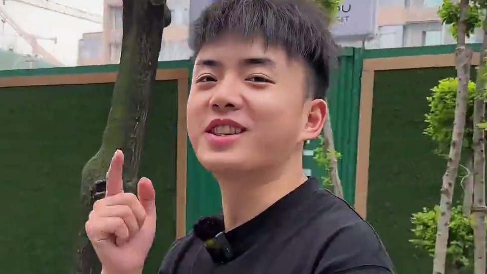 麻辣一哥重出江湖！在重庆把我辣哭的火锅必须在家门口把面子找回来，三次加辣挑战夏日爆爽体验。  #美食